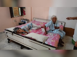 MP News: फ्लैट में रह रहे थे 82, 85 व 104 वर्ष के 3 बुजुर्ग, अचानक खो गई चाबी, देखिए किस हाल में निकाले गए बाहर MP News: फ्लैट में रह रहे थे 82, 85 व 104 वर्ष के 3 बुजुर्ग, अचानक खो गई चाबी, देखिए किस हाल में निकाले गए बाहर