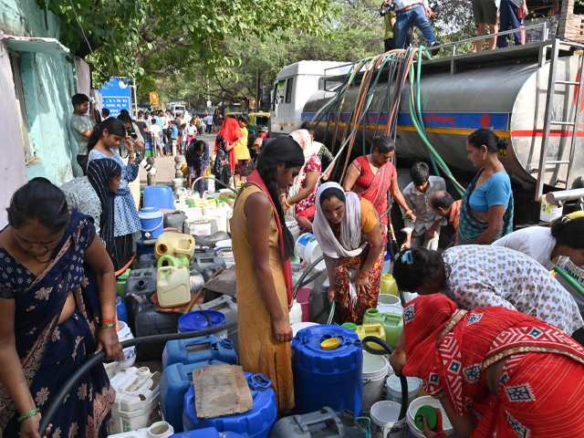 दिल्ली जल संकट : जलशक्ति मंत्री सीआर पाटिल से मिले AAP विधायक, हस्तक्षेप का किया आग्रह