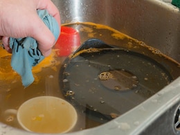 रसोई के सिंक में भर गया है पानी, आने लगी है बदबू, ब्लॉक्ड सिंक दुरुस्त करने के लिए फॉलो करें ये ईजी टिप्स रसोई के सिंक में भर गया है पानी, आने लगी है बदबू, ब्लॉक्ड सिंक दुरुस्त करने के लिए फॉलो करें ये ईजी टिप्स