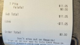 X User Shares Pic Of His Restaurant Bill, Reveals He Got Free Food Because Of "Love"