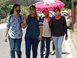 Delhi Air Quality Gets Poor, Likely To See Maximum Temperature Of 41 Degrees Delhi Air Quality Gets Poor, Likely To See Maximum Temperature Of 41 Degrees