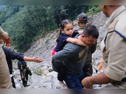 सिक्किम रेस्क्यू ऑपरेशन: दूसरे दिन 1200 से अधिक पर्यटकों को निकाला गया बाहर