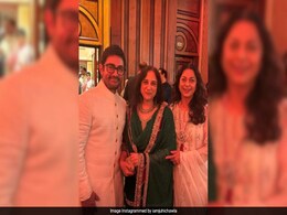 Nostalgia Alert: Aamir Khan And Juhi Chawla's Reunion Breaks The Internet Nostalgia Alert: Aamir Khan And Juhi Chawla's Reunion Breaks The Internet