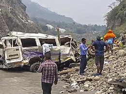 उत्तराखंड हादसा : मृतकों का आंकड़ा 14 पहुंचा, 23 लोग थे सवार; PMO का 2-2 लाख की सहायता राशि का ऐलान उत्तराखंड हादसा : मृतकों का आंकड़ा 14 पहुंचा, 23 लोग थे सवार; PMO का 2-2 लाख की सहायता राशि का ऐलान