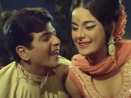 सोनाक्षी सिन्हा की मम्मी बनना चाहती थीं एक्ट्रेस, मां ने लगा रखी थी शादी की रट फिर जिंदगी ने लिया यूटर्न सोनाक्षी सिन्हा की मम्मी बनना चाहती थीं एक्ट्रेस, मां ने लगा रखी थी शादी की रट फिर जिंदगी ने लिया यूटर्न