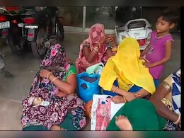 MP से फिर आई शर्मसार करने वाली खबर, मासूम का शव गोद में लेकर घंटों शव वाहन के लिए गुहार लगता रहा आदिवासी परिवार MP से फिर आई शर्मसार करने वाली खबर, मासूम का शव गोद में लेकर घंटों शव वाहन के लिए गुहार लगता रहा आदिवासी परिवार