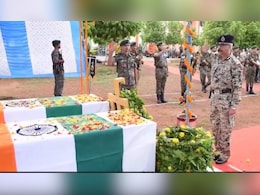सुकमा आईईडी ब्लास्ट में शहीद जवानों को दी गई अंतिम सलामी, बस्तर आईजी ने मुंह तोड़ जवाब देने की कही बात सुकमा आईईडी ब्लास्ट में शहीद जवानों को दी गई अंतिम सलामी, बस्तर आईजी ने मुंह तोड़ जवाब देने की कही बात
