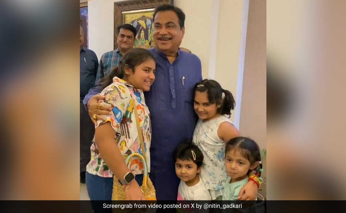 "Unexpected Joy": Nitin Gadkari Shares Video Of Granddaughters' Visit