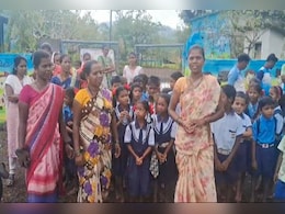 शाळेला टाळे ठोकले, पालक विद्यार्थ्यांसह पावसात उभे राहीले, 'त्या' शाळेत नेमके काय झाले?
