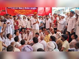 सीकर में सड़क पर उतरा विपक्ष, पानी-बिजली की मांग; सांसद अमराराम, राजकुमार रोत ने सरकार पर बोला हमला सीकर में सड़क पर उतरा विपक्ष, पानी-बिजली की मांग; सांसद अमराराम, राजकुमार रोत ने सरकार पर बोला हमला