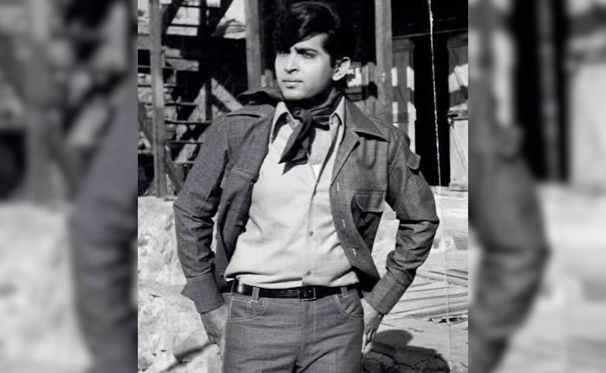 Hrithik Roshan's Father's Day Post For Rakesh Roshan Came Gift-Wrapped Like This