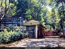 TISS ने वापस लिया विवादास्पद नोटिस, 100 से ज्यादा कर्मचारियों को काम पर बुलाया TISS ने वापस लिया विवादास्पद नोटिस, 100 से ज्यादा कर्मचारियों को काम पर बुलाया