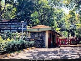 मुंबई TISS में जी.एन. साईबाबा की बरसी के बहाने आयोजित कार्यक्रम में विवाद, 9 छात्रों के खिलाफ मामला दर्ज मुंबई TISS में जी.एन. साईबाबा की बरसी के बहाने आयोजित कार्यक्रम में विवाद, 9 छात्रों के खिलाफ मामला दर्ज