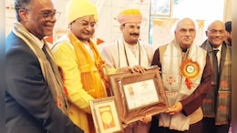 फ्रांस में 'भारत गौरव' बने संतोष चौबे, श्री श्री रविशंकर व नोबेल विजेता कैलाश सत्यार्थी को मिल चुका&nbsp;है&nbsp;ये&nbsp;पुरस्कार