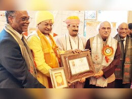 फ्रांस में 'भारत गौरव' बने संतोष चौबे, श्री श्री रविशंकर व नोबेल विजेता कैलाश सत्यार्थी को मिल चुका है ये पुरस्कार फ्रांस में 'भारत गौरव' बने संतोष चौबे, श्री श्री रविशंकर व नोबेल विजेता कैलाश सत्यार्थी को मिल चुका है ये पुरस्कार