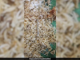 Swiggy से ऑर्डर की गई पनीर बिरयानी में मिली हड्डी, हैदराबाद में ही एक शख्स को चिकन बिरयानी में मिले कीड़े