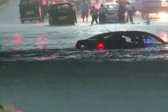 Delhi Rains: तेज बारिश के बाद जलमग्न हुई दिल्ली, कई इलाकों में भरा पानी