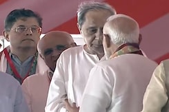 Watch: After Heated Campaign, PM And Naveen Patnaik Greet Each Other At Swearing-In Watch: After Heated Campaign, PM And Naveen Patnaik Greet Each Other At Swearing-In