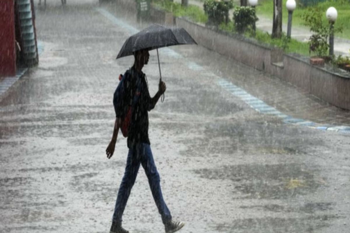 MP Weather News: मध्य प्रदेश के इन 37 जिलों में बारिश का अलर्ट, सिवनी में बिजली गिरने से तीन की मौत | Madhya Pradesh Weather Forecast Rain alert in 37 districts of