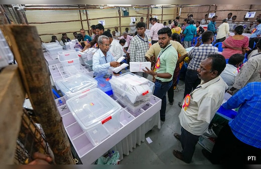 Maharashtra Local Body Election Result LIVE: महाराष्ट्र नगर परिषद चुनाव: 288 सीटों के नतीजे आज, सुबह 10 बजे से होगी गिनती; महायुति की आंतरिक खींचतान पर टिकी निगाहें