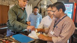 मिलावट के खिलाफ एक्शन मोड में अधिकारी, कई दुकानों हुई छापेमारी