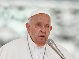 Pope Francis Used Vulgar Italian Word For Gay People: Report Pope Francis Used Vulgar Italian Word For Gay People: Report