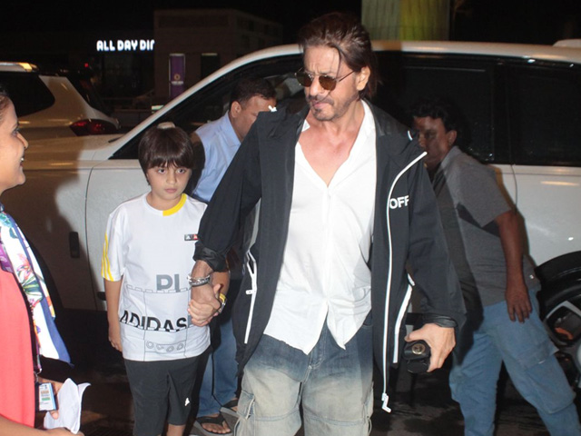 Shah Rukh Khan And Son AbRam Checked Into The Airport Like This
