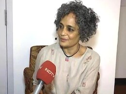 अरुंधति रॉय के खिलाफ यूएपीए के तहत मुकदमा चलाने को दिल्ली के उपराज्यपाल की मंजूरी अरुंधति रॉय के खिलाफ यूएपीए के तहत मुकदमा चलाने को दिल्ली के उपराज्यपाल की मंजूरी