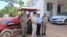 Anti Naxal Operation: खेत में ट्रैक्टर चलाकर करते थे नक्सलियों की मदद, अब ऐसे आए पुलिस के हाथ