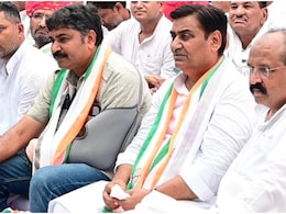 Rajasthan Politics: भाजपा के खिलाफ उग्र प्रदर्शन करने वाले कांग्रेस नेताओं पर कोटा में FIR, हेड कांस्टेबल से मारपीट का भी आरोप Rajasthan Politics: भाजपा के खिलाफ उग्र प्रदर्शन करने वाले कांग्रेस नेताओं पर कोटा में FIR, हेड कांस्टेबल से मारपीट का भी आरोप