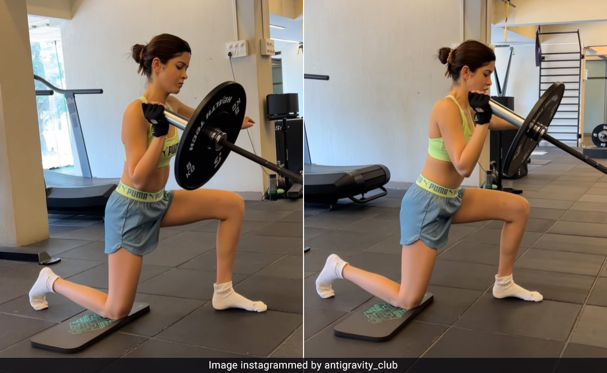 Watching Shanaya Kapoor Execute The Half-Kneeling Landmine Press Workout Is Making Our Arms Ache