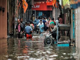 Delhi Rains: Lt Governor Holds Emergency Meeting, Officials' Leave Cancelled Delhi Rains: Lt Governor Holds Emergency Meeting, Officials' Leave Cancelled