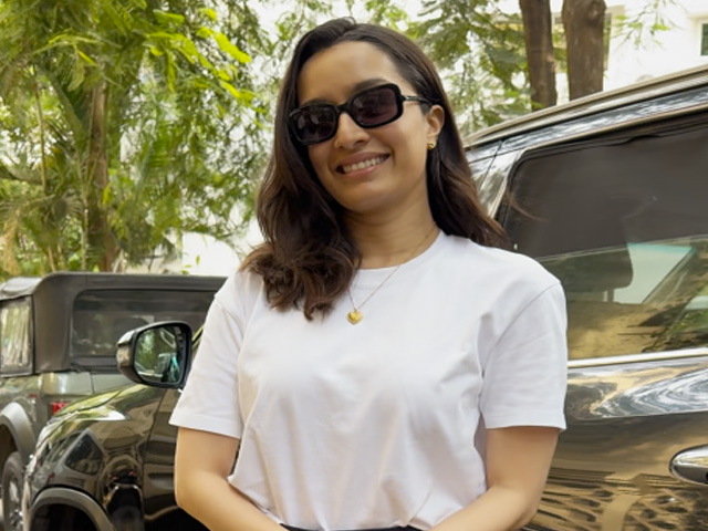 Shraddha Kapoor's  Date With The Paparazzi