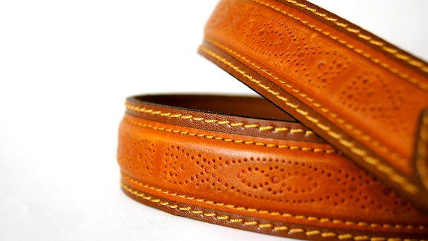 How To Incorporate Leather Pieces Into Your Daily Outfits