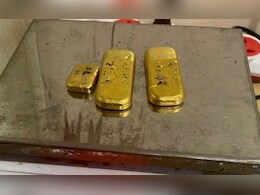 मुंबई एयरपोर्ट पर 6 करोड़ से ज्यादा का सोना जब्त, 5 यात्री गिरफ्तार