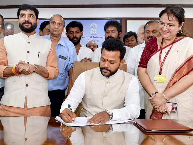 Will Review Airfares: New Aviation Minister Wants Air Travel Accessible To All