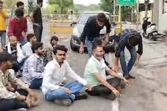 दिलावर के बयान पर 'घमासान' आदिवासियों ने दिए ब्लड सैंपल दिलावर के बयान पर 'घमासान' आदिवासियों ने दिए ब्लड सैंपल