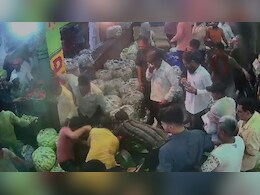 भाजी मार्केटमध्ये राडा, दोन तरूणांना बेदम मारहाण, घटना सीसीटीव्हीत कैद