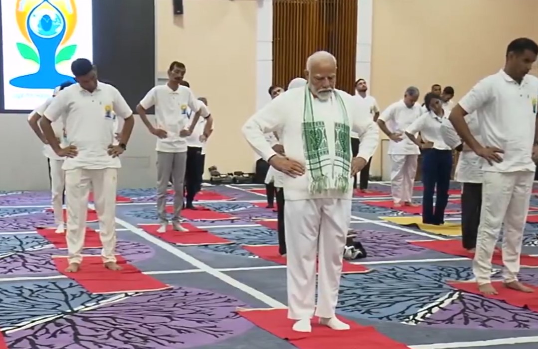 International Yoga Day 2024 LIVE Updates: Yoga Day Celebrations, Led By PM Modi, Begins In Srinagar After Rain Delay International Yoga Day 2024 LIVE Updates: Yoga Day Celebrations, Led By PM Modi, Begins In Srinagar After Rain Delay