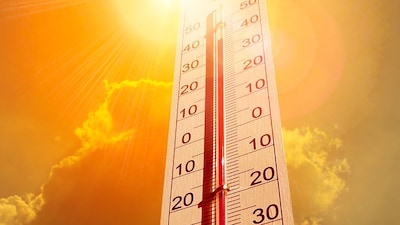 Weather: MP-छत्तीसगढ़ में भीषण गर्मी का सितम जारी, कई जिलों का तापमान 50  डिग्री के करीब पहुंचा | Chhattisgarh Weather Extreme heat continues  temperature many districts reached close to 50 ...