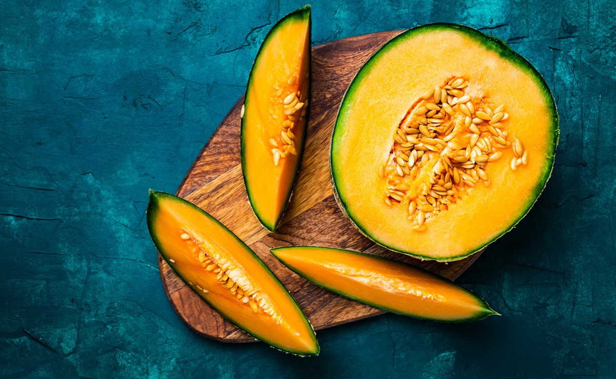 The potassium in muskmelon helps maintain electrolyte balance in the body
