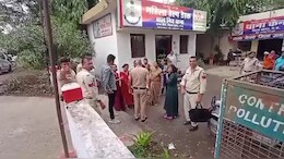 MP News: पति की प्रेमिका के घर पहुंची महिला और कर दी मारपीट, Video Viral...पुलिस ने की ये कार्रवाई...