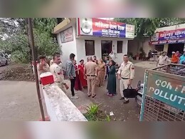 MP News: पति की प्रेमिका के घर पहुंची महिला और कर दी मारपीट, Video Viral...पुलिस ने की ये कार्रवाई... MP News: पति की प्रेमिका के घर पहुंची महिला और कर दी मारपीट, Video Viral...पुलिस ने की ये कार्रवाई...