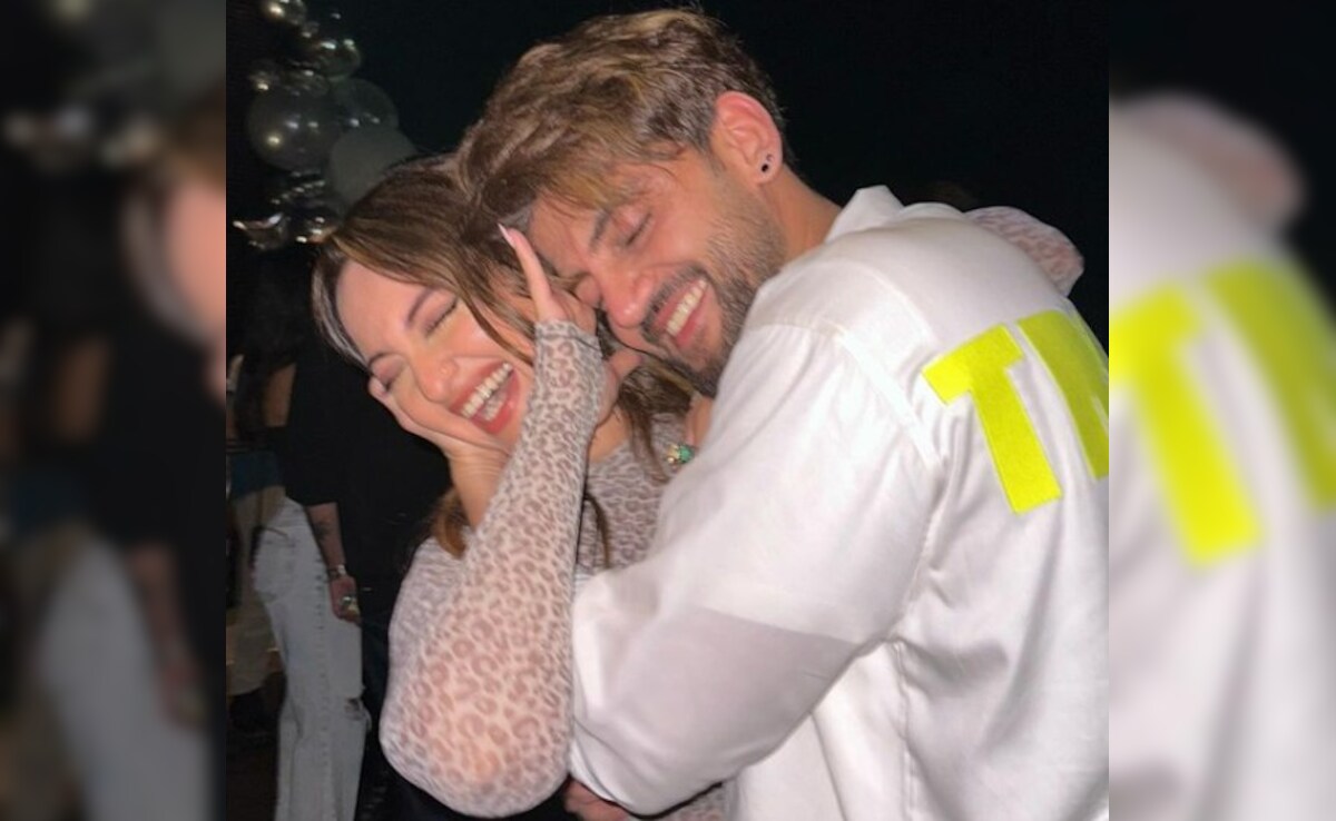 To Birthday Girl Sonakshi Sinha, With Love From Rumoured Boyfriend Zaheer Iqbal