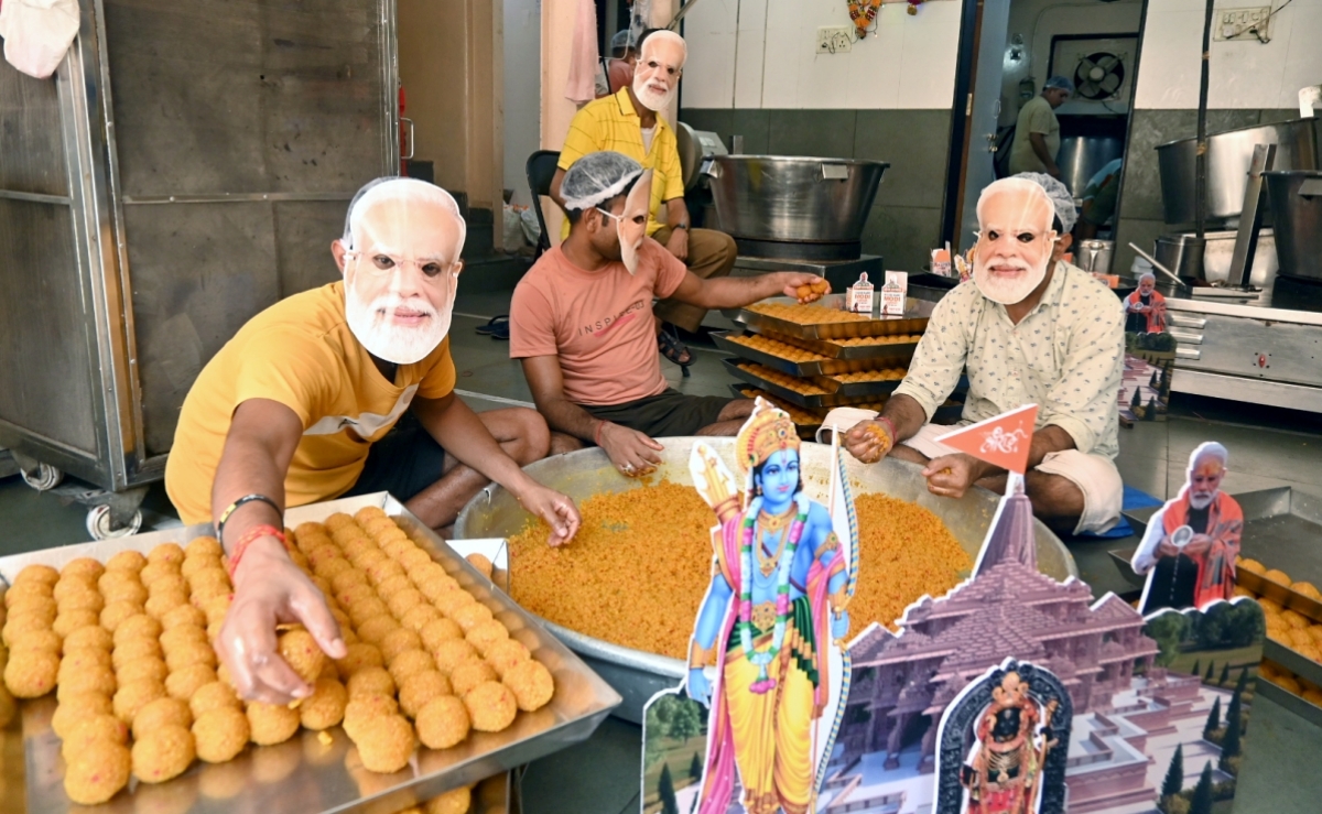 मिठाइयां-मालाएं, अखंड पाठ से लेकर रुद्राभिषेक तक... इलेक्शन रिजल्ट से पहले BJP-कांग्रेस समर्थकों में ऐसा है माहौल