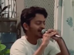 कुत्ते पर चढ़ा सिंगिंग का बुखार, मालिक की ताल से मिलाया ताल, लगाया ऐसा सुर कि सुनने वाले हो गए फैन कुत्ते पर चढ़ा सिंगिंग का बुखार, मालिक की ताल से मिलाया ताल, लगाया ऐसा सुर कि सुनने वाले हो गए फैन