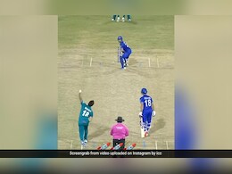 VIDEO: KKR के बैटर ने T20 World Cup में ट्रेंट बोल्ट को फोड़ डाला, लगाया तूफानी छक्का VIDEO: KKR के बैटर ने T20 World Cup में ट्रेंट बोल्ट को फोड़ डाला, लगाया तूफानी छक्का