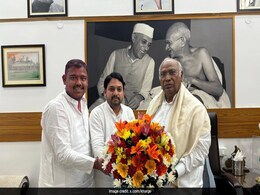 महाराष्ट्र में जीते बागी सांसद ने सौंपा समर्थन पत्र, लोकसभा में अब 100 सीटों का आंकड़ा छू सकती है कांग्रेस महाराष्ट्र में जीते बागी सांसद ने सौंपा समर्थन पत्र, लोकसभा में अब 100 सीटों का आंकड़ा छू सकती है कांग्रेस