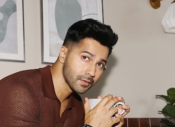 After Having Mithai For His Cheat Meal, Varun Dhawan Balanced It With This Homecooked Meal After Having Mithai For His Cheat Meal, Varun Dhawan Balanced It With This Homecooked Meal