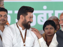ना चाहूं कुर्सी-वुर्सी... चिराग फिर बन गए मोदी के 'हनुमान'! ना चाहूं कुर्सी-वुर्सी... चिराग फिर बन गए मोदी के 'हनुमान'!
